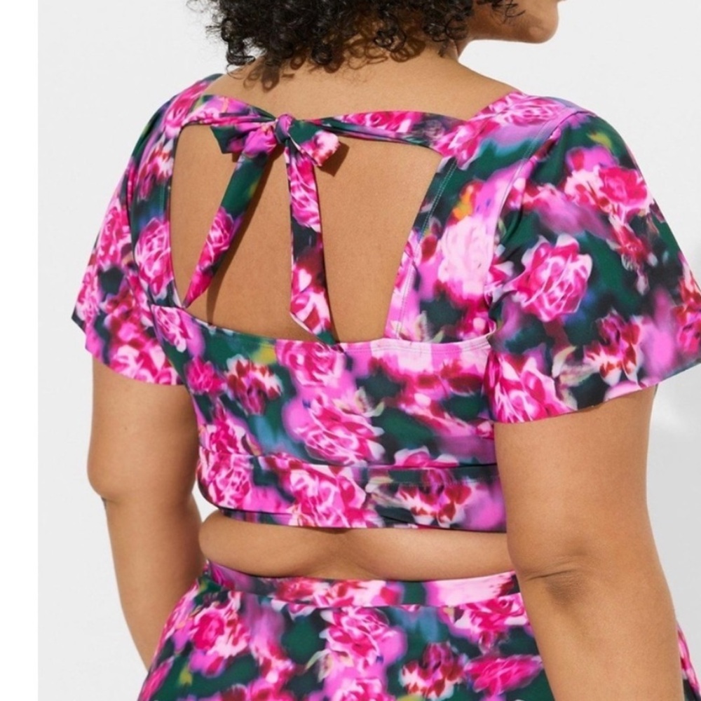 NWOT Torrid Wireless Square Neck Flutter Sleeve Bikini Top Sz 3 Blur Roses - Picture 2 of 3